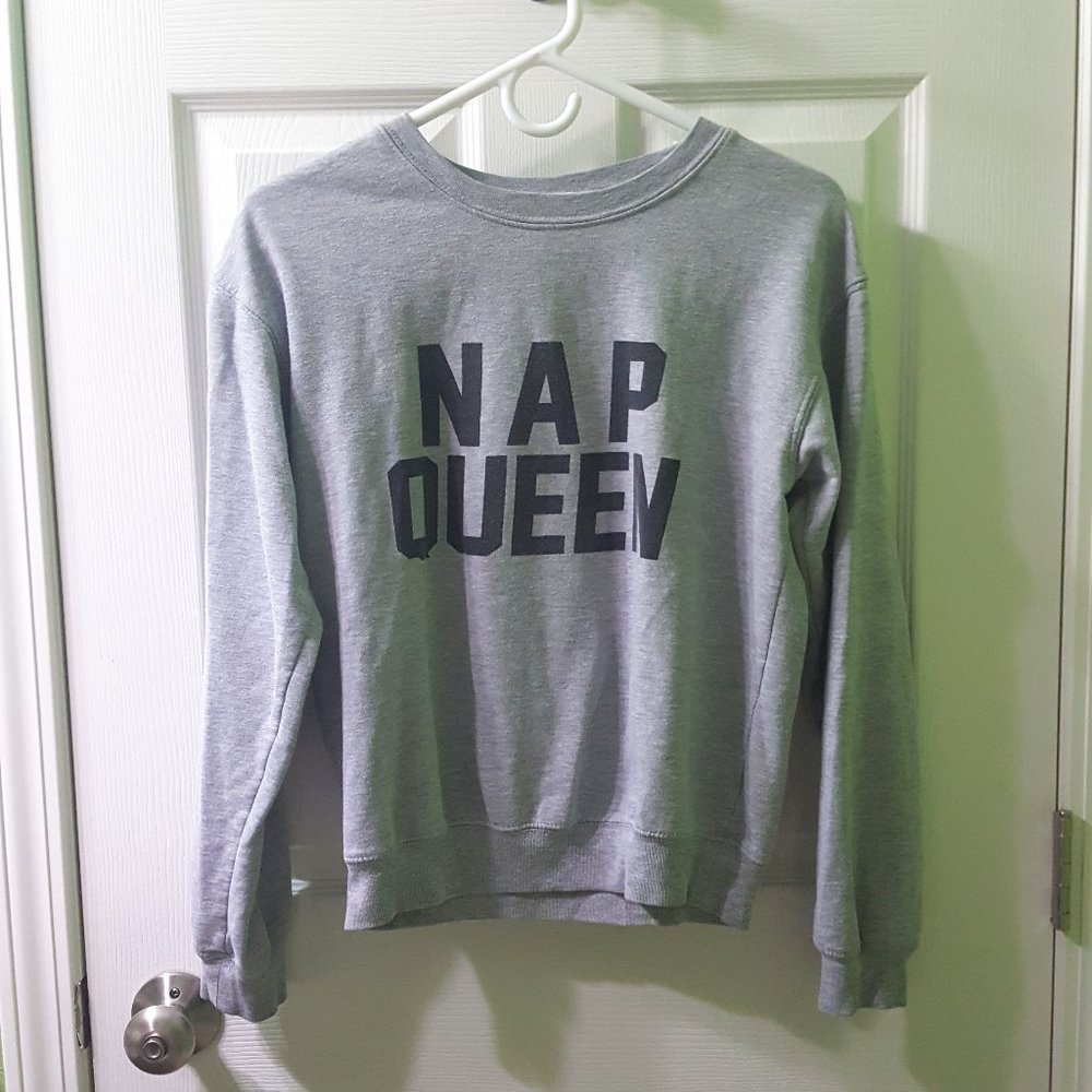 Women's Gray Nap Queen Sweatshirt Wound Up